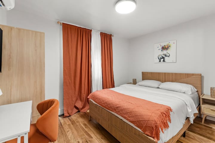 Orange Queen Rm Ensuite Bath, Wi-fi, Train, W&d - State of New York