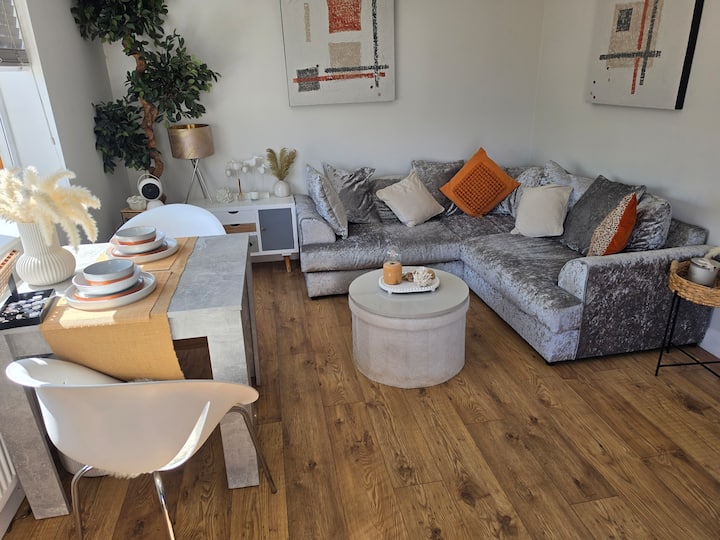 Golf/surf Retreat In Fantastic Village Location - Croyde