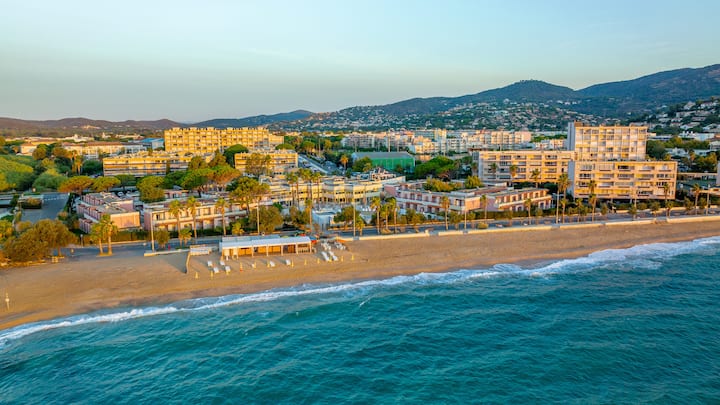 Proche De La Plage | Terrasse Privee | Piscine - Île du Levant