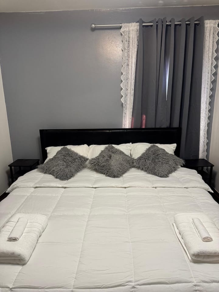 Cottage By The Falls - Niagara Falls, NY