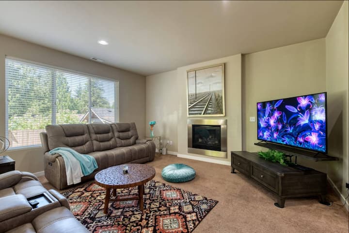 Beautiful 4br Home With Covered Patio - Everett, WA