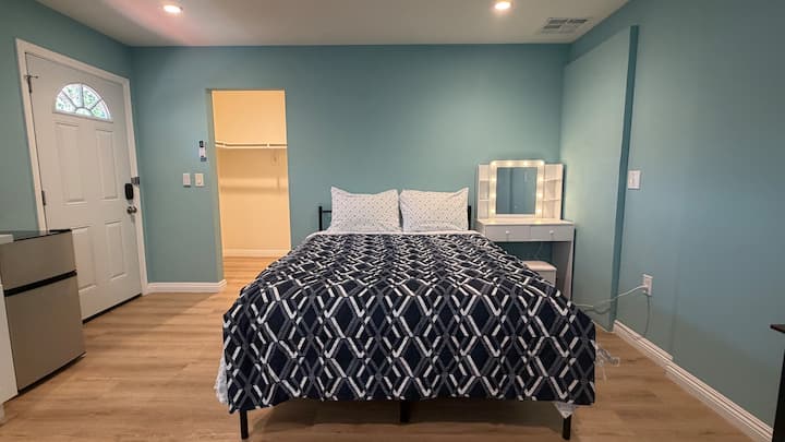 Modern Private Studio For Two - El Monte, CA