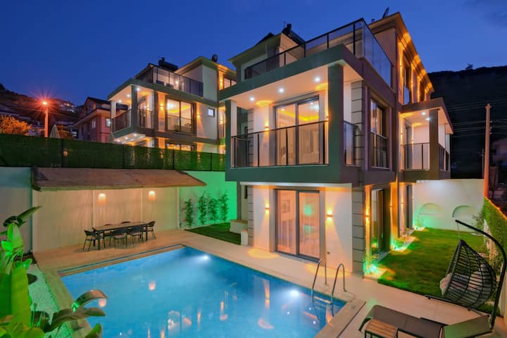 Fethiye Merkezde  Isitma Havuzlu Jakuzili  Modern - Fethiye