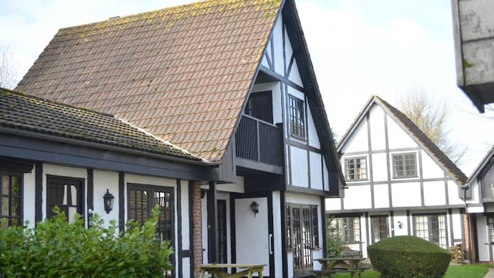 No.15 Tudor Court, Tolroy Manor - Hayle