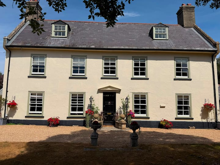 Stunning Grade Ii Listed 6-bed House & Hot Tub - Bournemouth