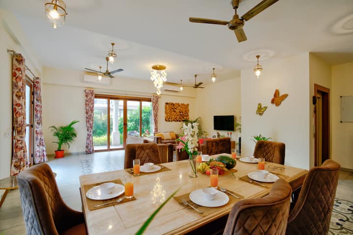 Dining area image 1