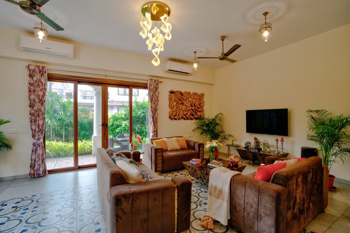 Living room image 2