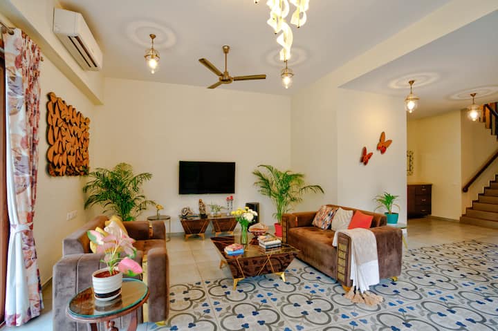 Living room image 8