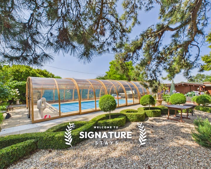 The Hyde | Private Hot Tub & Pool | Modern - Cheltenham