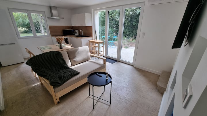 Charmant Gîte Avec Une Chambre & Un Jardin - Le Thor