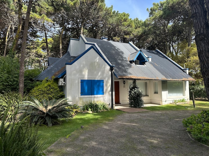 Hermosa Casa Rodeada De Naturaleza En Pinamar Nort - Pinamar