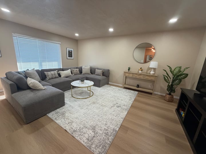 Remodeled 3br Home | Near Quarry Lakes & Bart - Union City, CA