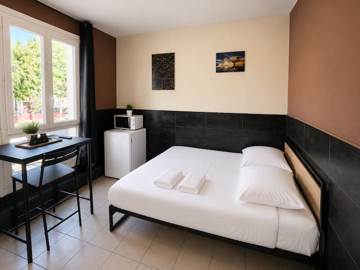 Chambre Double Standard  Saint-denis - 07 - Le Bourget