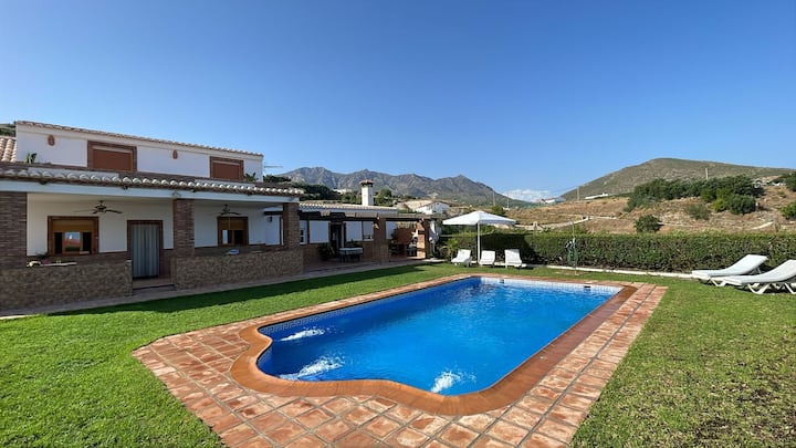 Cortijo La Tarara.
Disfrutando Del Descanso. - 安達盧西亞