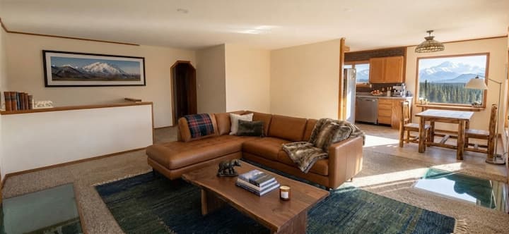 Quiet And Cozy In South Anchorage - Alaska