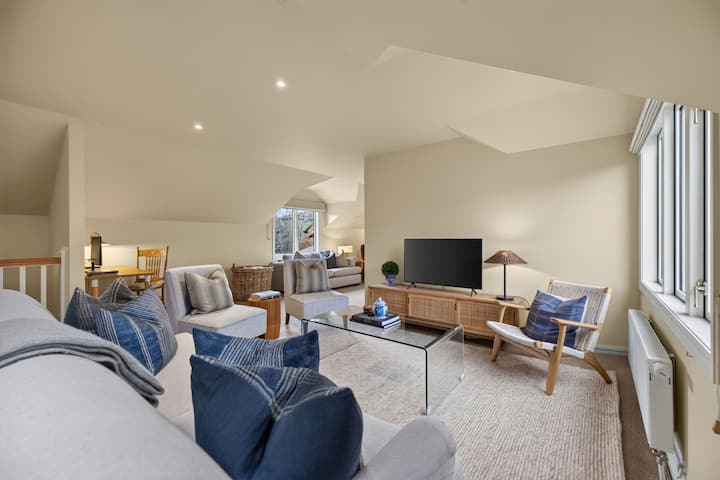 Queenstown Views: 2br Rural Hideaway Loft - Arrowtown