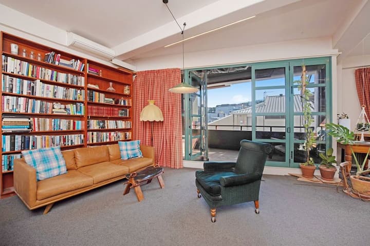 The Eclectic Escape On Ghuznee - Wellington