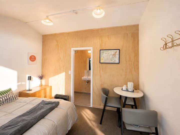 Classic Duo Studio With Private Bathroom - Wanaka