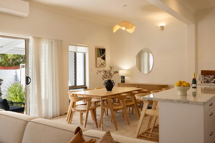 Shirley Lane Retreat - Sleeps 13 - Walk To Beach - Byron Bay