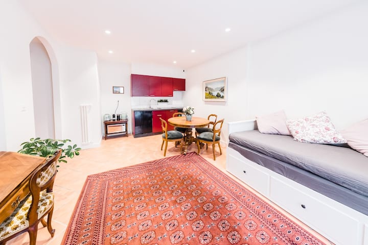 Montreux Hideaway | Private Tub & Terrace - Montreux