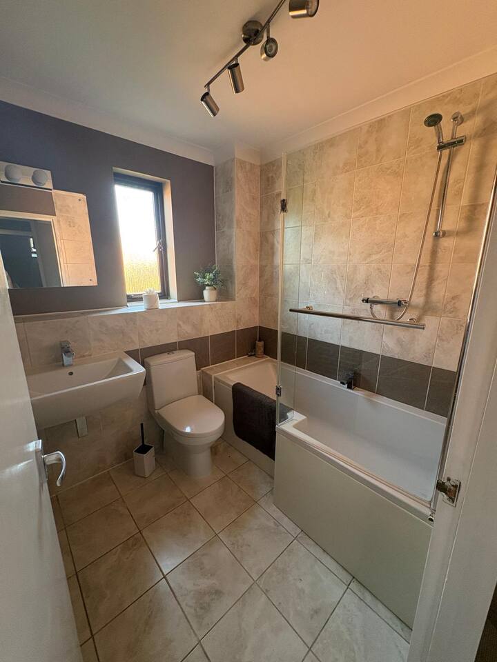 Prime Location 3-Bed Home Norwich