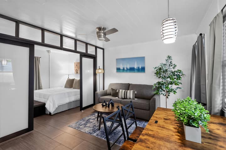 Island Vibes 1 Bedroom Pool And Beach Cozy Stay - Riviera Beach, FL