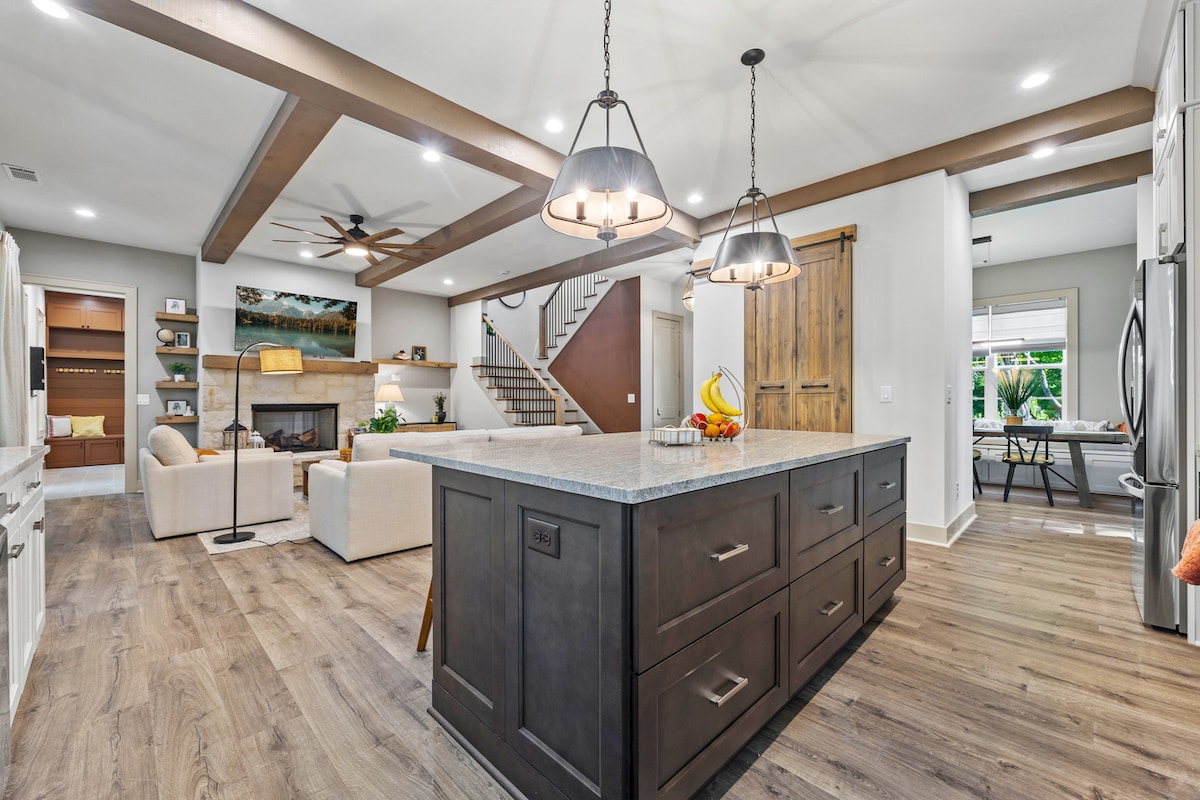 Lake Lanier Oasis - Hot Tub|Game Room|Backyard