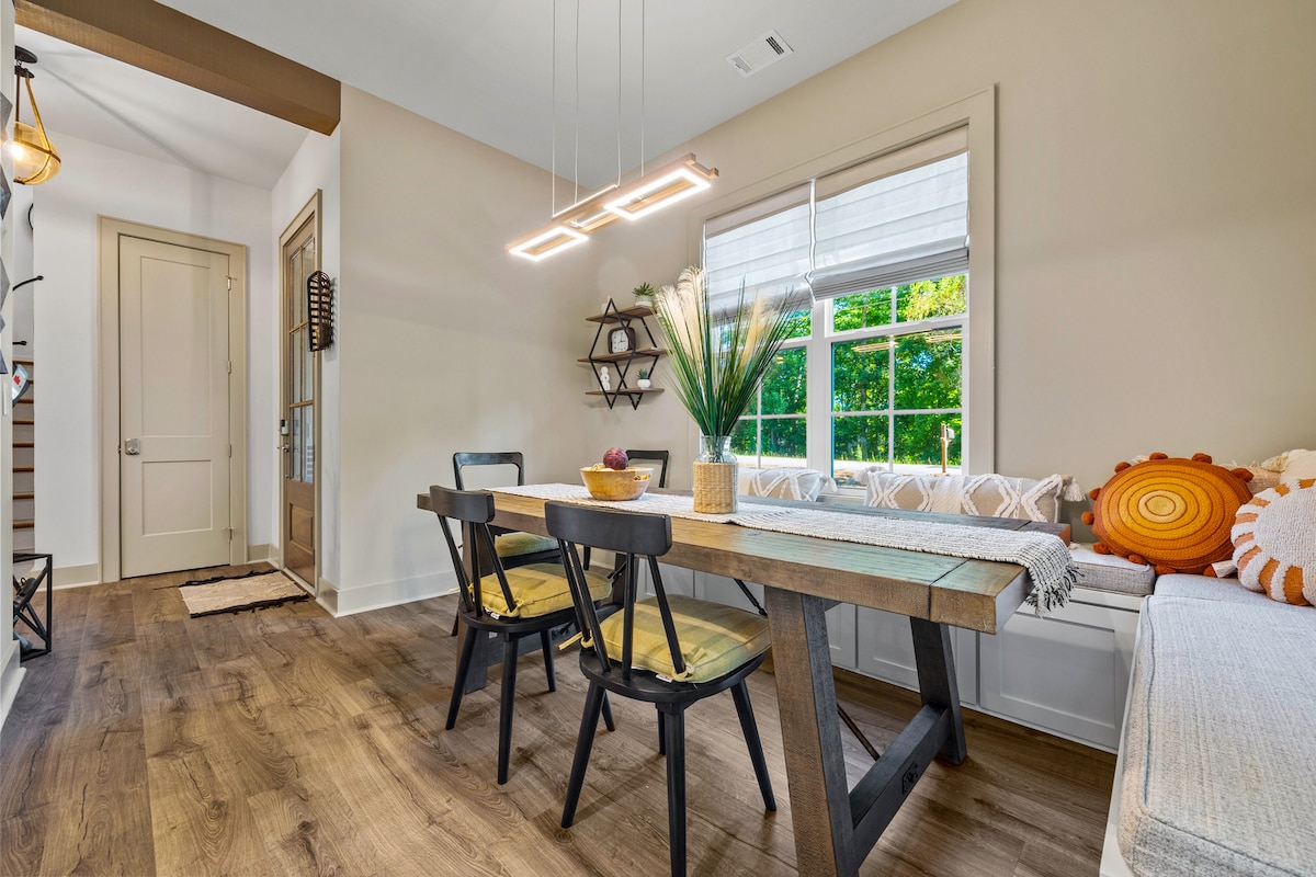 Lake Lanier Oasis - Hot Tub|Game Room|Backyard