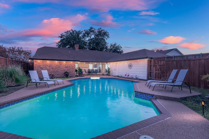 Backyard Oasis W/ Pool + Spa And Huge Game Room - Richardson, TX