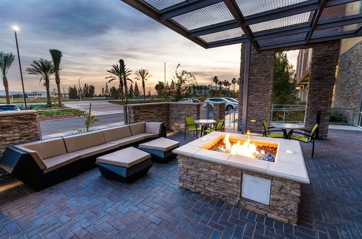 Stylish 2 Separate Hotel Suites W/ Breakfast - Ontario, CA