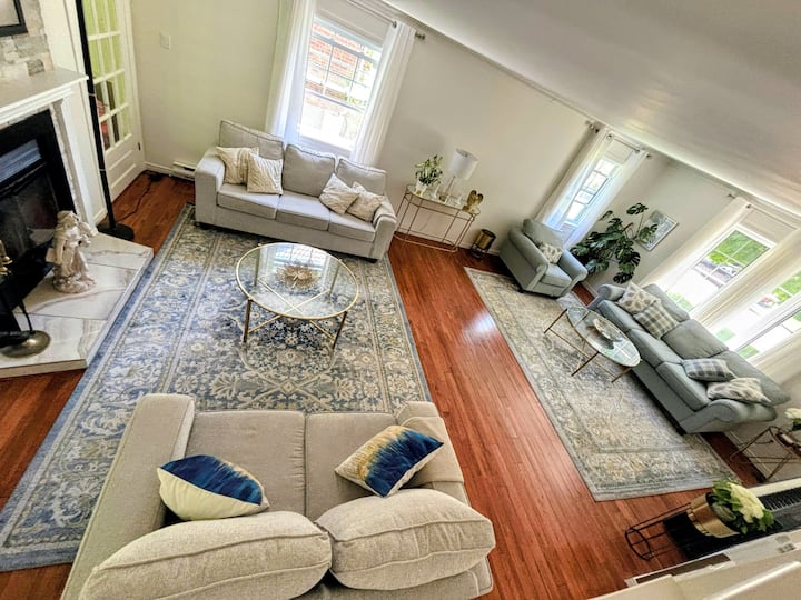 Spacious 3br Home Near Montreal + Free Parking - ドルバル