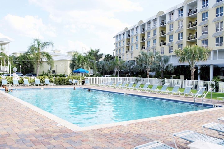 2br Siesta Key Getaway Near Beach & Pool! - Siesta Key, FL