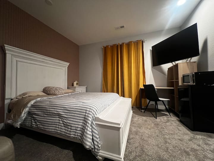 Spacious Private Room With Mountain Views Lakewood - Lakewood, CO