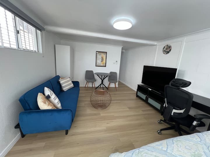 Private Studio Near Rbwh & Cbd With Parking - Brisbane