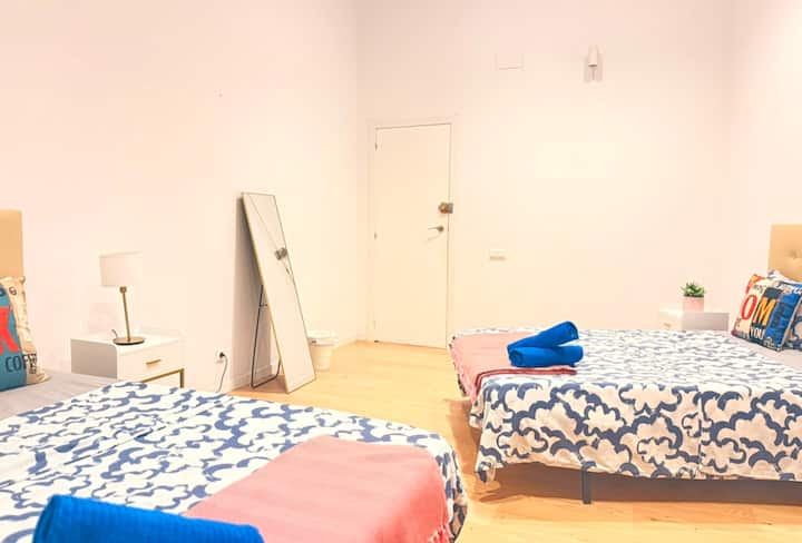 Located In The Center Of Barcelona Room For 3 - Barcelona
