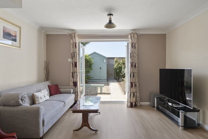 Comfortable Home, Garden & Parking, Walk To Beach! - Westward Ho!