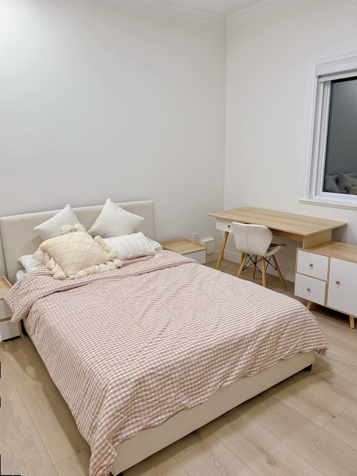 Comfortable 1bd Retreat | Private Entry - Richmond