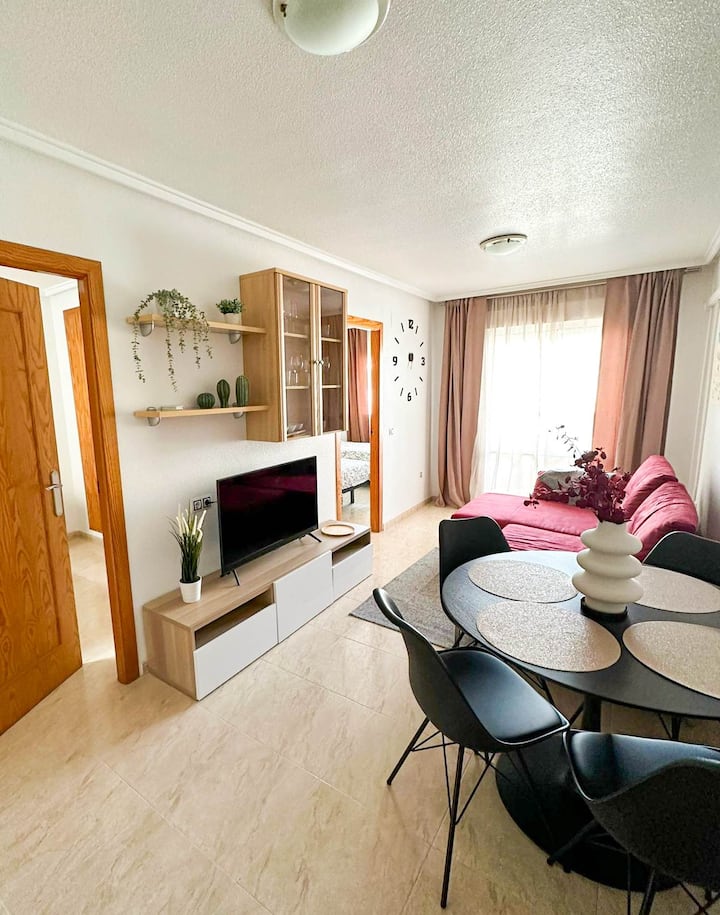Pretty 2bdr Apartment - Pool View, 600 M Beach - Torrevieja