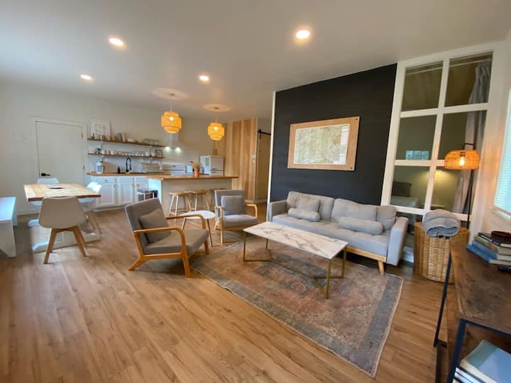 Private Guesthouse - Quiet Space - Knoxville