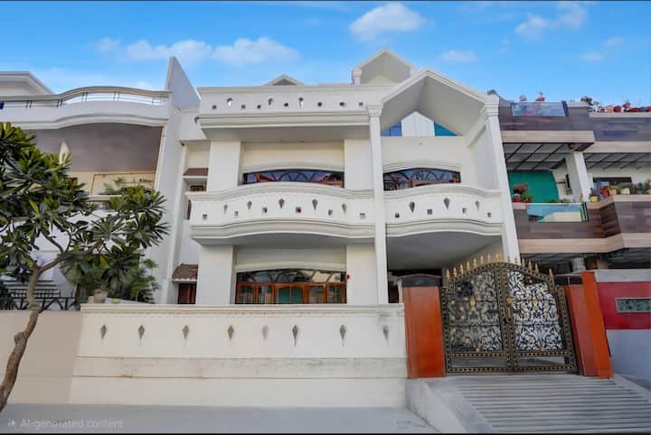 Spacious 6 Bhk In Gomti Nagar, Lucknow - ラクナウ
