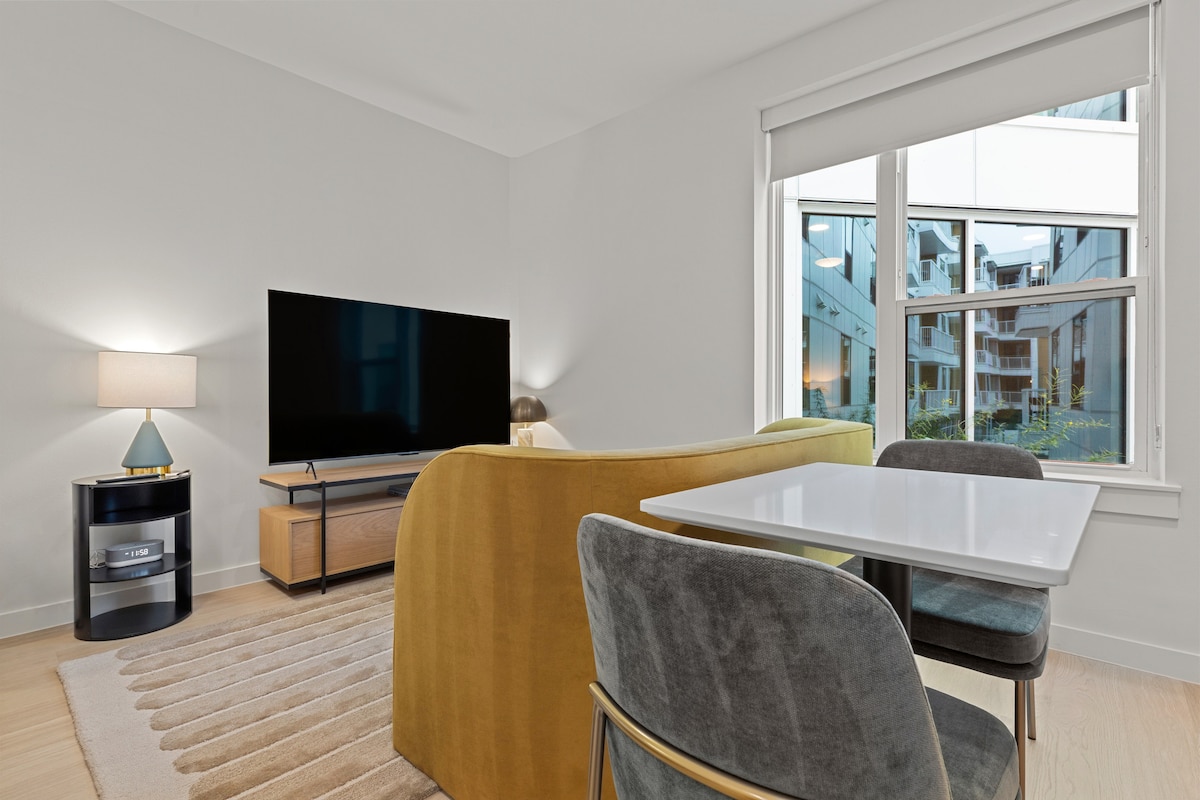 Pool, Bar, Dining | Mins from Zilker + Lady Bird