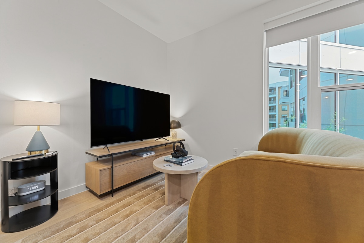 Pool, Bar, Dining | Mins from Zilker + Lady Bird