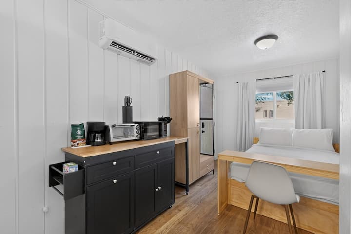 Cozy Studio Near Hospitals & Old Town - Albuquerque