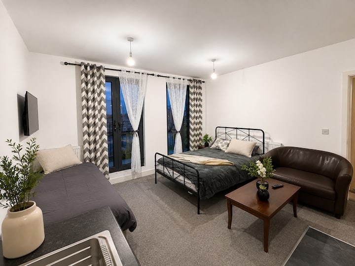 Spacious 2bed Flat With Balcony Sleeps6 Near Beach - Boscombe