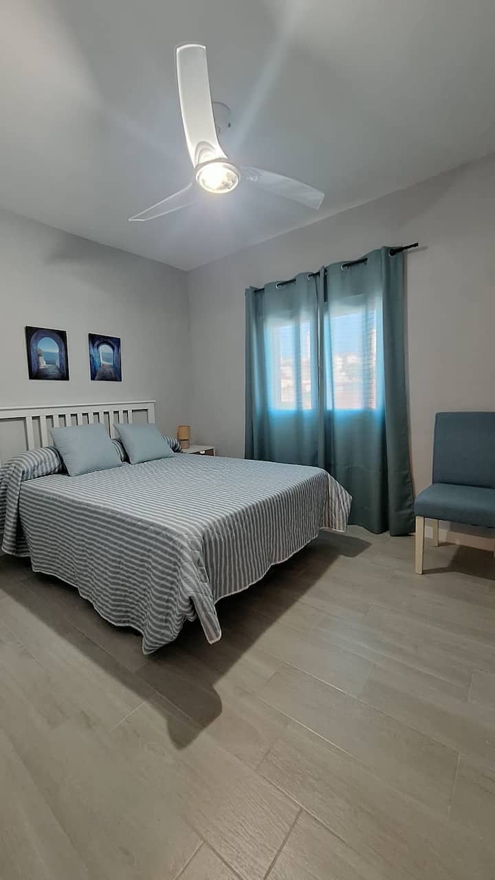 H.207 Cama Matrimonio Baño Privado. Rosalía Home - Algeciras