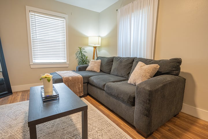 Cute Home Near South End, Uptown - 2bd Fenced Yard - 샬럿