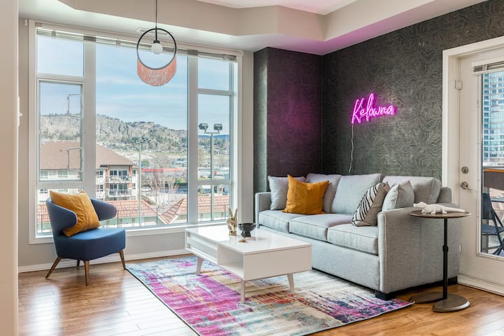 Lakeside Getaway - Year Round Pool, Hot Tub & Gym - Kelowna