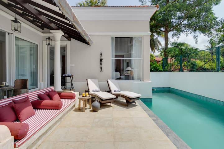 Pool: Swimming pool