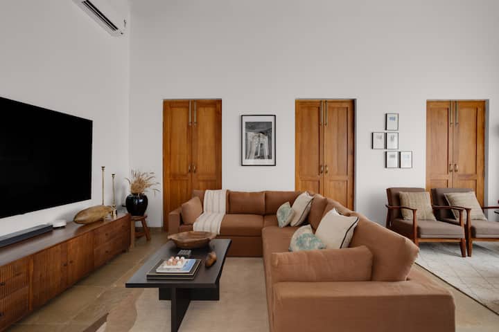 Rooms: Living room