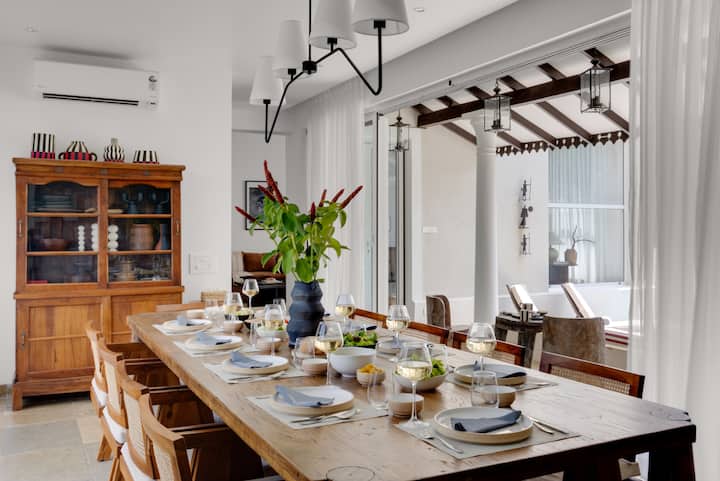 Dining: Dinner